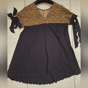 Woman blouse, Lycra fabric, size small, Excelent condition